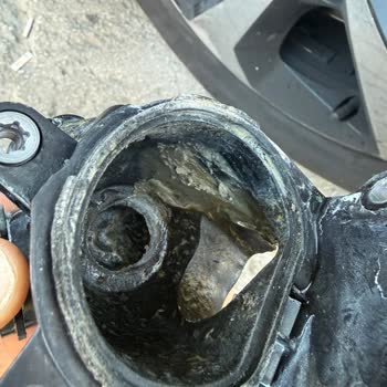 Nissan Yetkili Servisinin Periyodik Bakım Sonrası Araçta Ciddi Arızalar Ve Sorumluluk Reddi