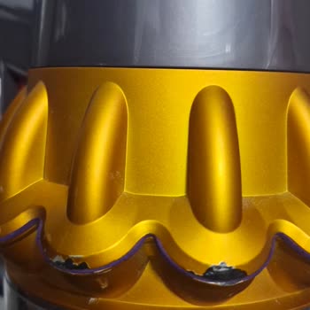 Dyson Süpürge Motor Bölümündeki Boya Dökülmesi İçin Çözüm Talebi