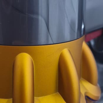 Dyson Süpürge Motor Bölümündeki Boya Dökülmesi İçin Çözüm Talebi