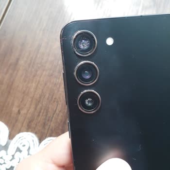 Samsung S23'te Yeşil Ekran Ve Anlık Kapanma, Su Geçirmezliği Sorunu