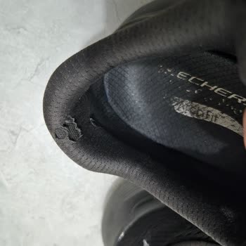 Skechers Arch Fit Modelinde Sağ Tek Aşınma Ve Garantide Kullanıcı Hatası İddiası