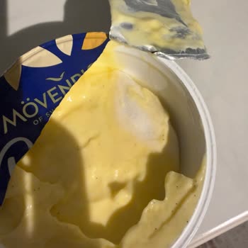 A101 Sandıklı Şubesinde Vanilyalı Puding Üzerinde Küf