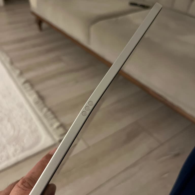 Media Markt Personelinin Dikkatsizliği Nedeniyle Apple Tablet Kasasında Deformasyon