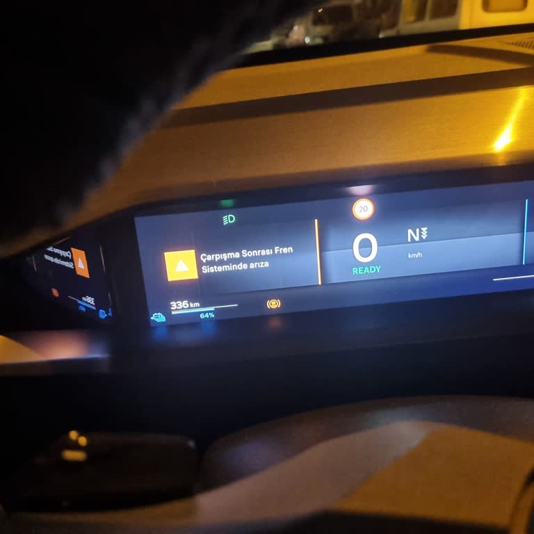 Yeni Opel Grandland’da Çarpışma Sonrası Fren Arızası Ve Uzun Servis Süreci İçin Araç Değişimi Talebi