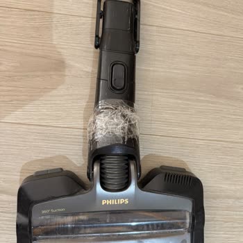 Philips Aqua 8000 Süpürgenin Bağlantı Kırılması Tasarım Hatası Ücretsiz Onarım Talep Ediyor