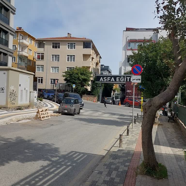 Asfa Koleji Çevresinde Yasa Dışı Parklar Trafiği Kilitleyip Öğrenci Güvenliğini Tehdit Ediyor