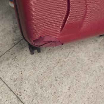 Uçuş Sırasında Valizim Kırıldı, Değişim Talebim Reddedildi