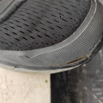 Skechers Ayakkabılarında Tekrarlayan Yırtılma Ve Çözüm Sunulmaması