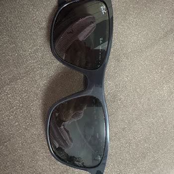 Rayban Güneş Gözlüğünün Camlarında Soyulma Ve Garanti Talebi