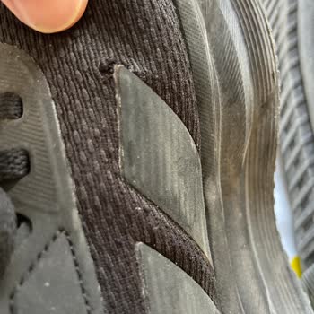 Adidas Ayakkabısındaki Üretim Hatası Ve Değişim Talebi