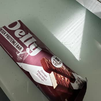 Yanıltıcı Son Kullanma Tarihiyle Bozulmuş Protein Barı