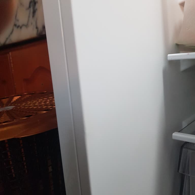 İç Kısımda Darbe Bulunan Yeni Buzdolabımı Değiştirmeyi Talep Ediyorum