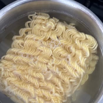 İndomie Noodle’da Böcek Bulunduğu İçin Hijyen Skandalı