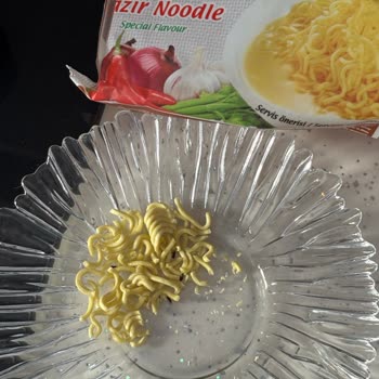 İndomie Noodle’da Böcek Bulunduğu İçin Hijyen Skandalı