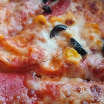 Domino's Şubesinde Soğuk Pizza Ve Kıl Çıkan Hijyen Sorunu