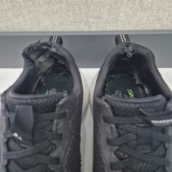 3.800 TL'lik Skechers Ayakkabım Altı Ayda Yırtıldı, Değişim Ve İade Talebim