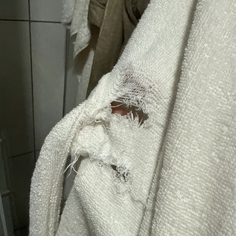 Garanti Süresindeki Bornoz Yırtıldı Değişim Talebim Açıklamasız Reddedildi