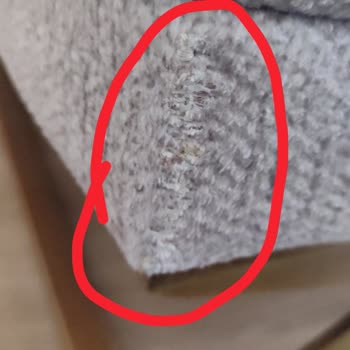 Teslim Edilen Koltuk Takımındaki Yırtık Ve Delik Nedeniyle Değişim Talebi