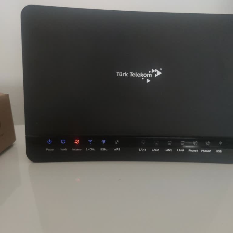 Yeni İnternet Bağlantısı Tamamlanmadı, Eski Bağlantı Söküldü Ve Müşteri Hizmetleri Cevap Vermiyor