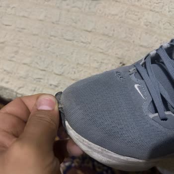 FLO Mağazası Nike Ayakkabısında İlk Teslimdeki Açılma Ve 25 Gün Sonrasında Aşırı Deformasyon