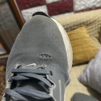 FLO Mağazası Nike Ayakkabısında İlk Teslimdeki Açılma Ve 25 Gün Sonrasında Aşırı Deformasyon