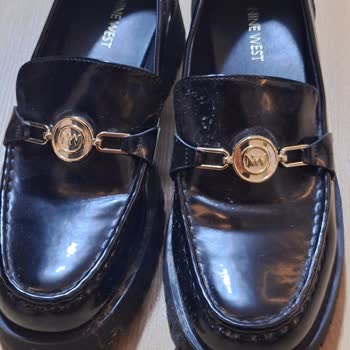 Nine West Loafer Topukları 30 Dakikada Yanıyor Ve Derisi Soyuluyor