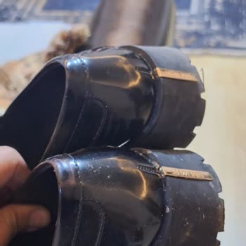 Nine West Loafer Topukları 30 Dakikada Yanıyor Ve Derisi Soyuluyor