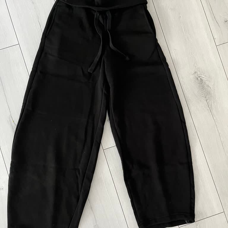 Bershka’dan Gelen Eşofman Altı Tek Paçası Kısa, Mağaza Yok Ve İade Kodu Gelmedi