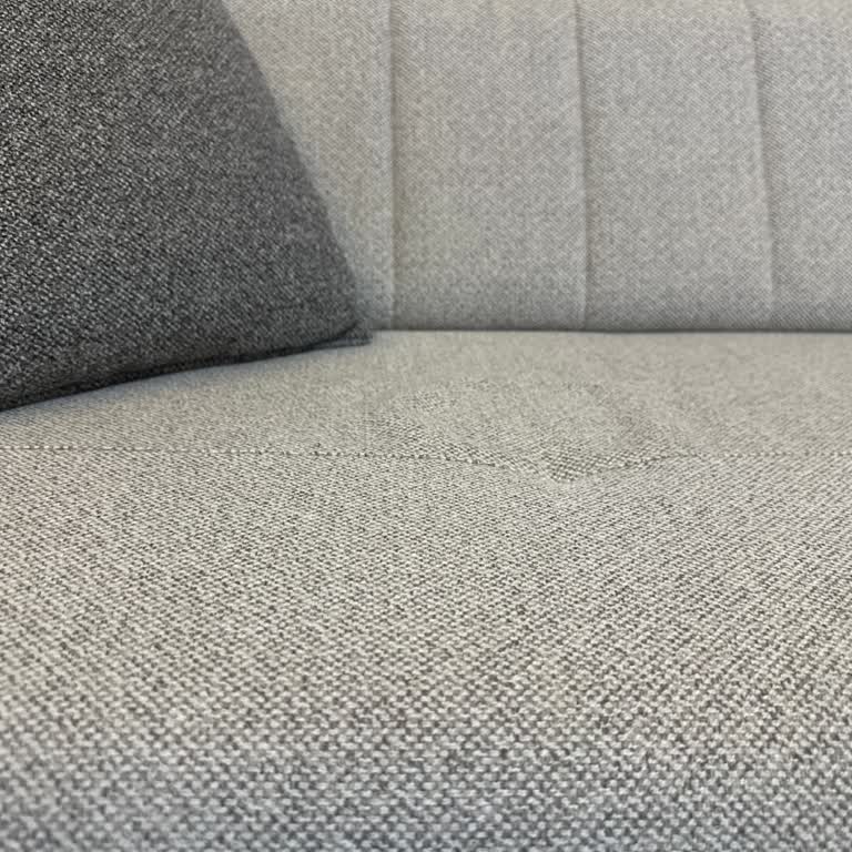 Çöken Bohem Koltuk Takımı Ve Alaycı Servis Yaklaşımı