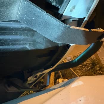 Koruma Demiri Çamurlukta Çizik Bıraktı: Gp Kompozit’ten Çözüm Ve Tazminat Talebi