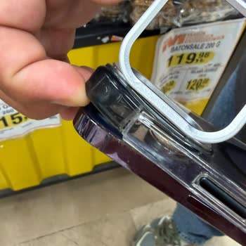 Garanti Olduğu Söylenen Telefon Kılıfı 1,5 Ayda Kırıldı Ve Mağaza Şartları Değişti