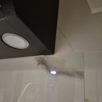 Ücretsiz Dönüşüm Sözü Verilen Serviste 2.700 TL Ücret Ve Fayans Kırılması