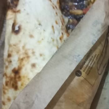 Dürümle Avcılar Pelikan Şubesinde Sunulan Dürüm Kalitesiz Ve Personel Cevapsız