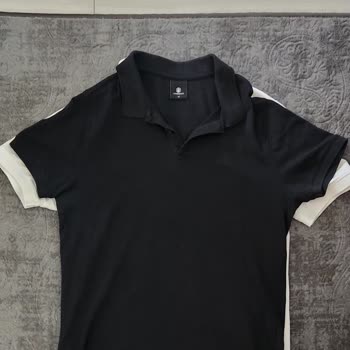 İlk Yıkamada Kısalan Siyah T-Shirt'le Mağazanın İade Reddi