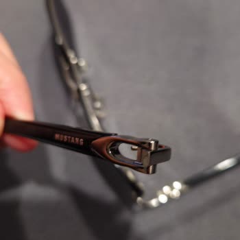 Atasun Optik'ten Aldığım Gözlüğün Vidaları Sürekli Gevşiyor, Ürün Ayıplı