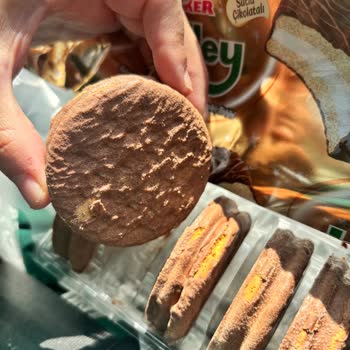 Ülker Halley 10’lu Pakette Kalite Sorunu Ve Bayat Çikolata