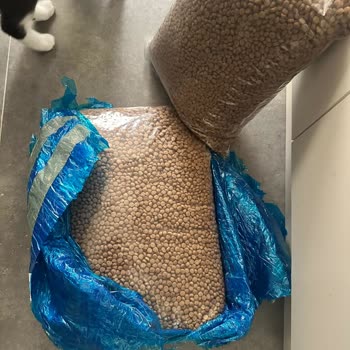 Açık Ve Hasarlı Hill’s Kedi Maması Gönderimi, Satıcıdan Yanıt Yok, Tam İade Talebi