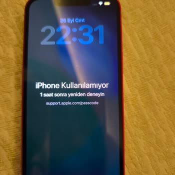 Dolap'ta Satılan İPhone Alıcı Tarafından Şifreyle Kilitlendi, Destek Yok
