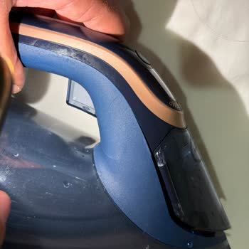 Philips Ütüde Kılcal Çatlak Ve Su Sızdırma, Garanti Kapsamında Ücretsiz Değişim Talebi