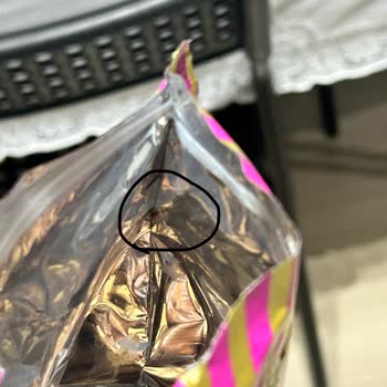Paketli Çikolatada Böcek Görüldü: Hijyen Şoku Ve Güven Kaybı