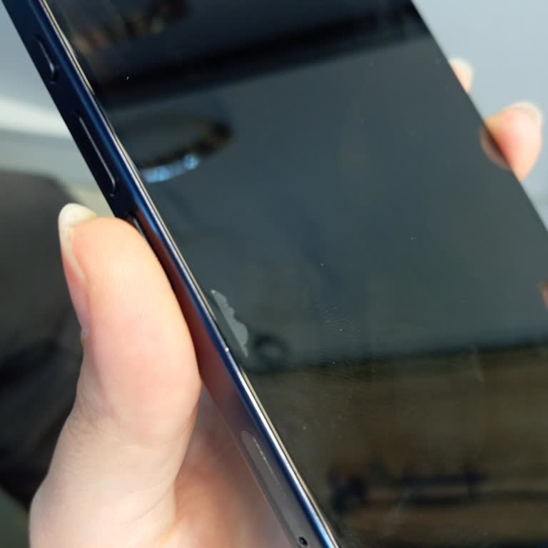 Ekran Kabarcığı Nedeniyle İphone 15 Pro Max İade Talebi