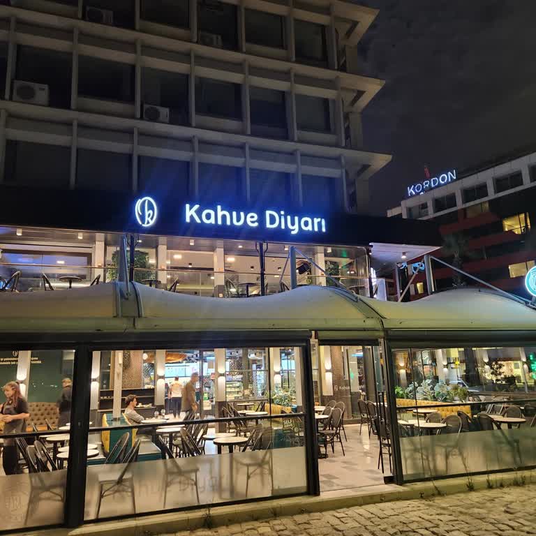 Kahve Diyar Şubesinde Saygısız Ve Soğuk Servis Şikayeti