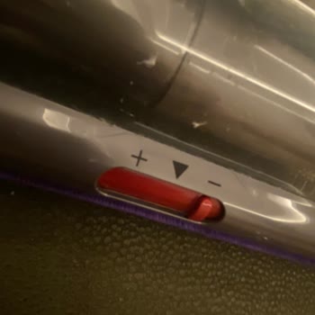 Dyson V15’in Plastik Parçaları Kısa Sürede Çatladı Ve Garanti Kapsamı Dışında Tutuluyor