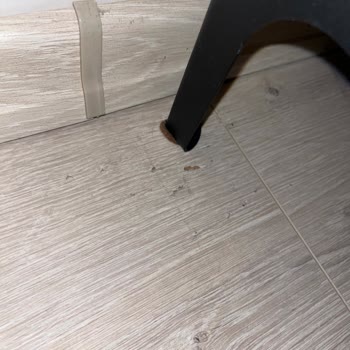 Metal Ayakların Kısa Sürede Kırılması Ve Mağazanın Ücret Talebi