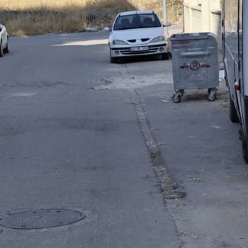 Superonline Altyapı Çalışması Sonrası Bozuk Yol Ve Apartman Girişi Onarımı Talebi