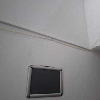 Açıkta Bırakılan Fiber Kablolar Güvenlik Ve Estetik Sorunu Oluşturuyor