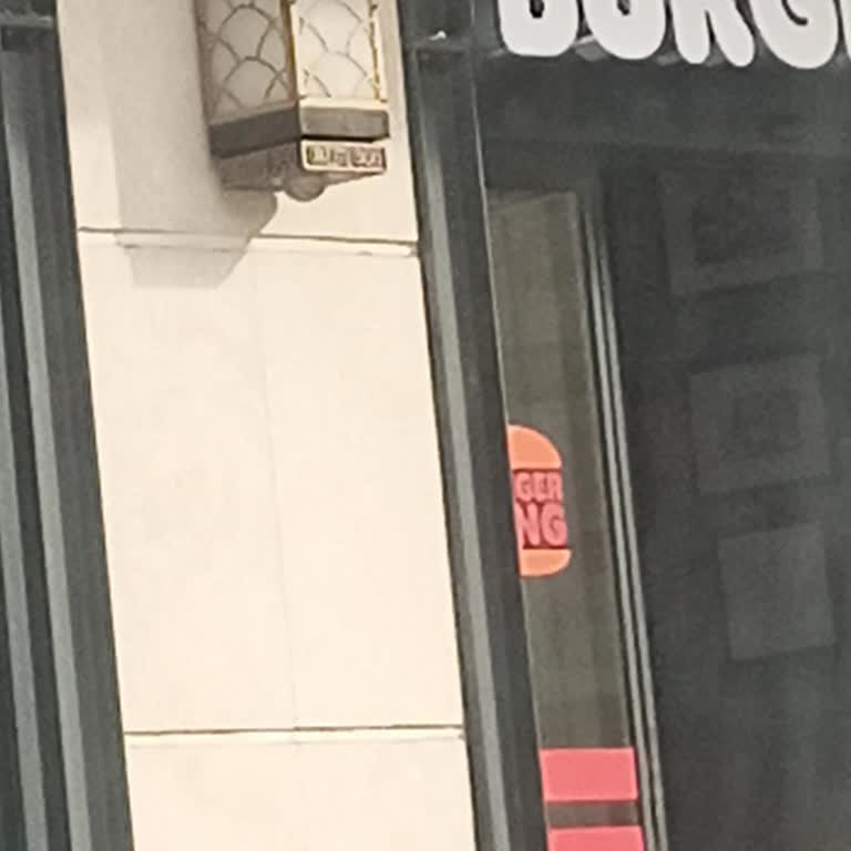 Açık Kapı, Kapalı Bildirimi: Burger King Çalışma Saatlerine Uymadı