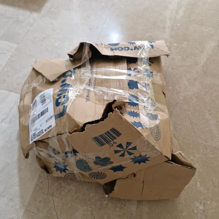 Sürat Kargo Tesliminde Paket Hasarı Ve Bilgilendirme Eksikliği