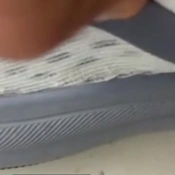 Adidas Yırtık Ve Yanlarda Açılma Var Ayakkabılarda!