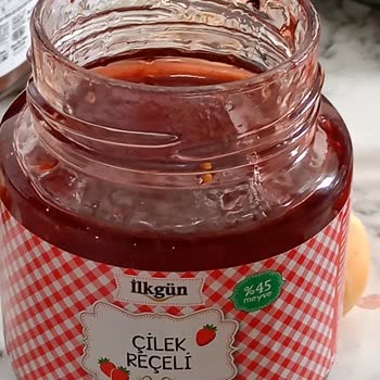 Bim Çilek Reçelinde Böcek Tespiti Sağlık Ve Hijyen Endişesi